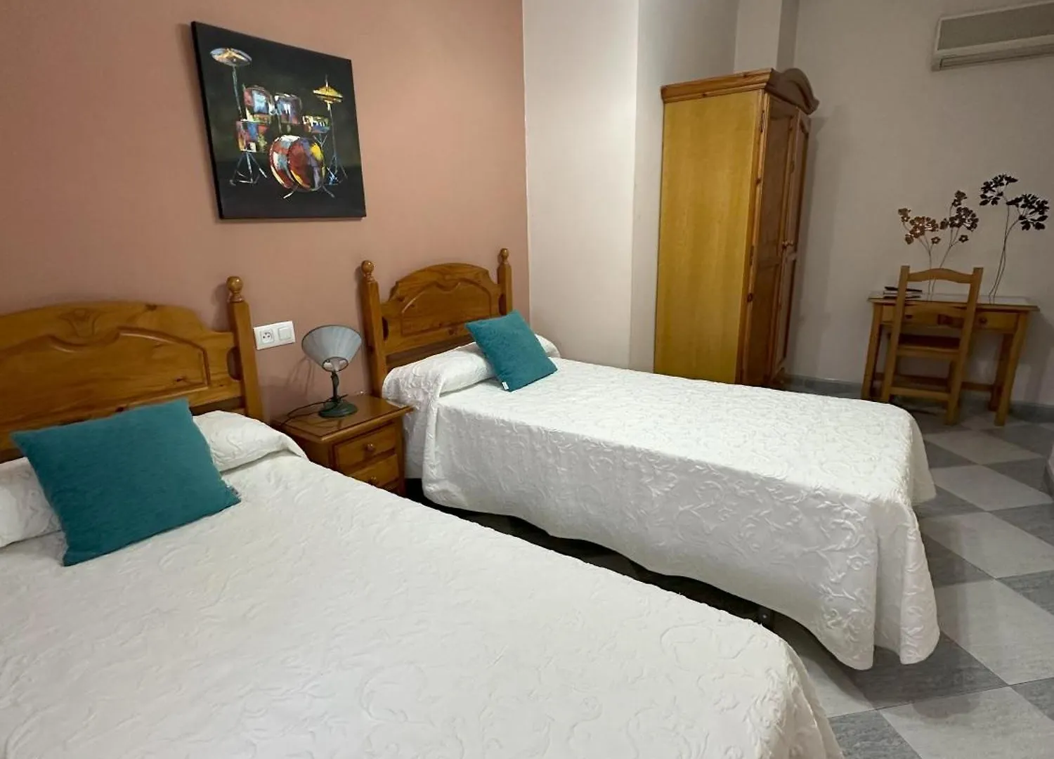 Hostal Avenida Tabernas 0*,