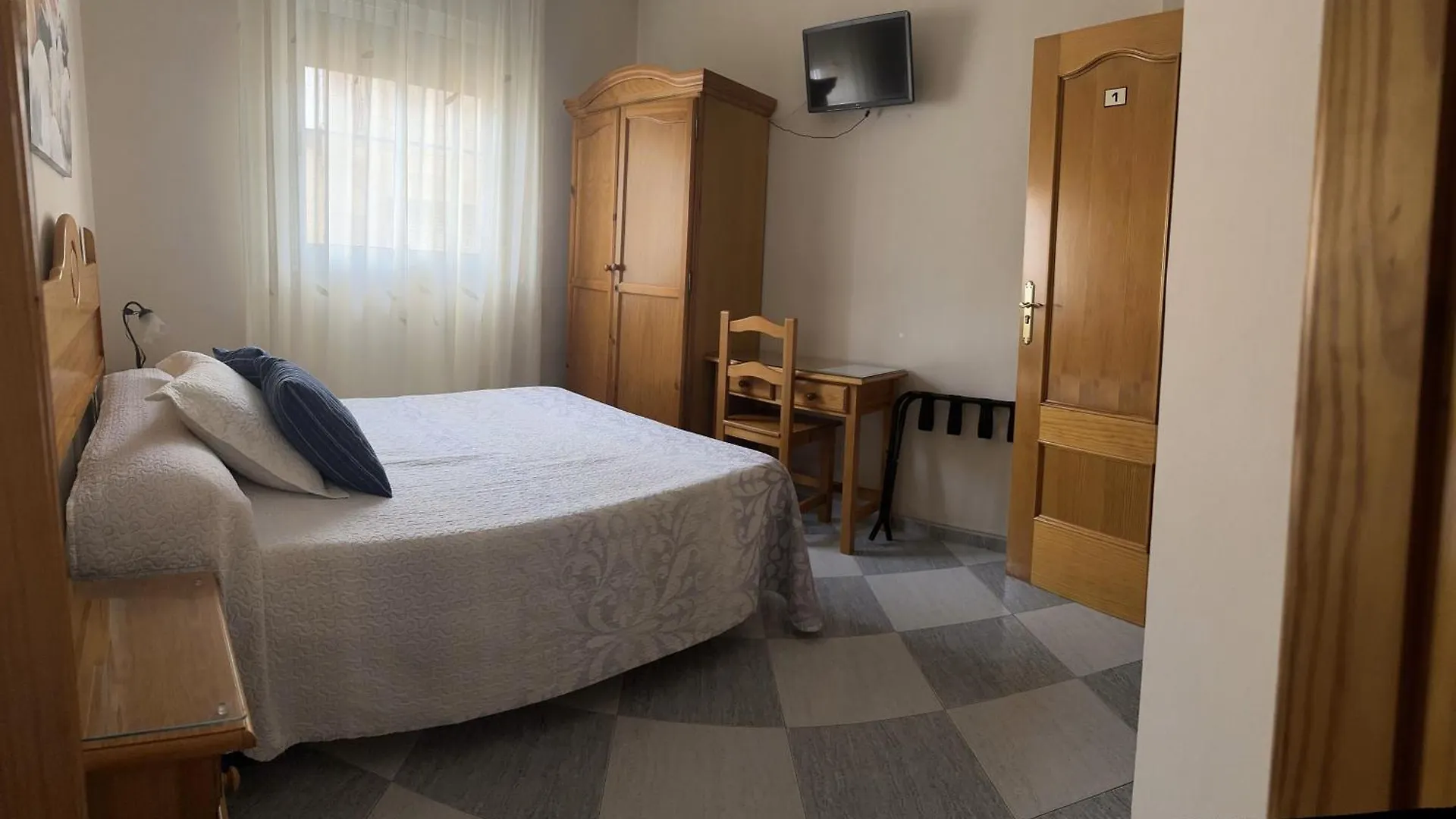 Hostal Avenida Tabernas Penzion