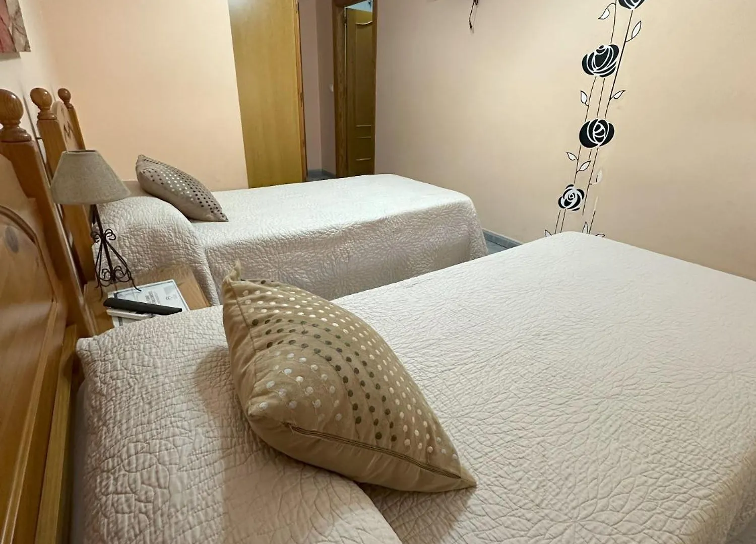 Hostal Avenida Tabernas 0*,